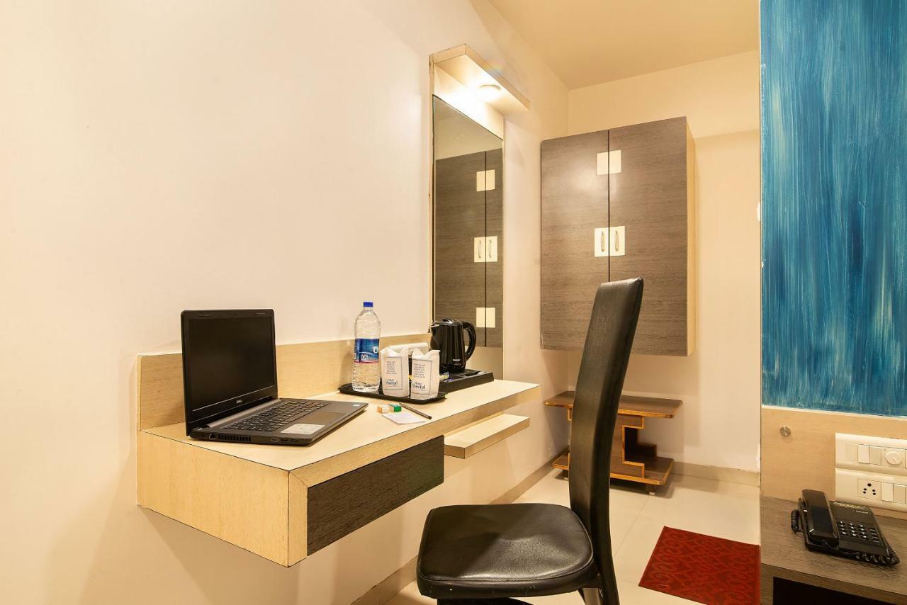 Hotel Sheetal Plaza Surat Exterior photo
