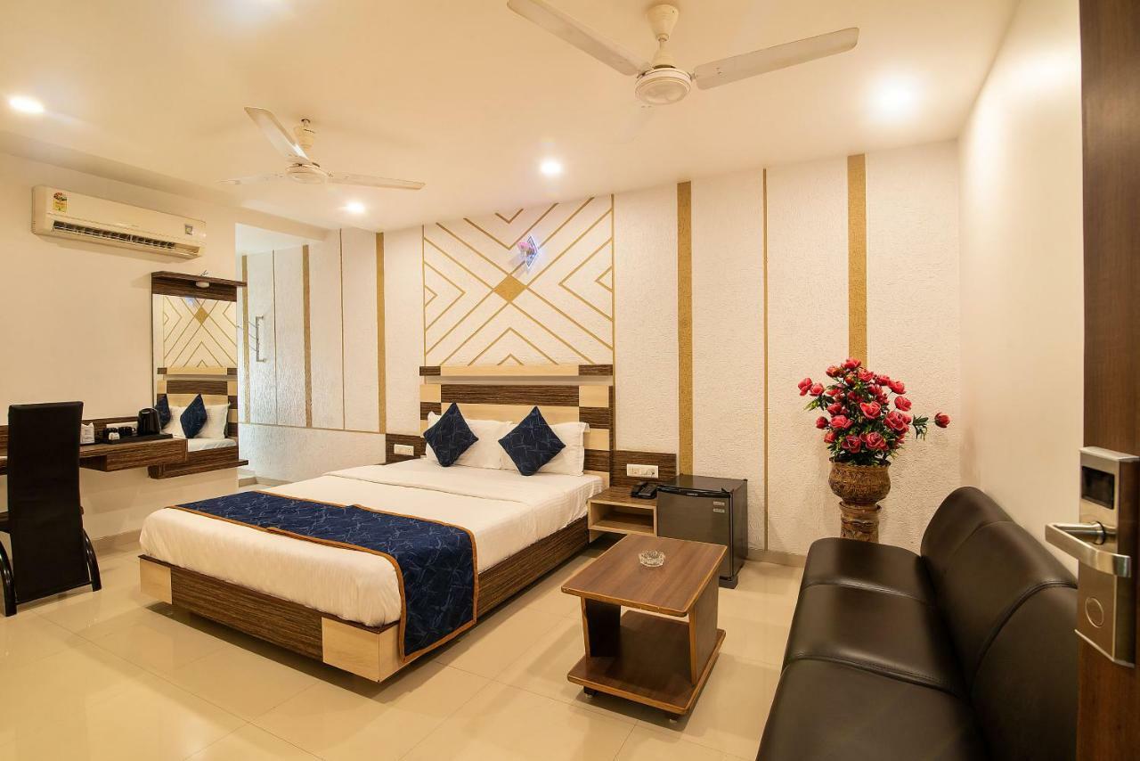 Hotel Sheetal Plaza Surat Exterior photo