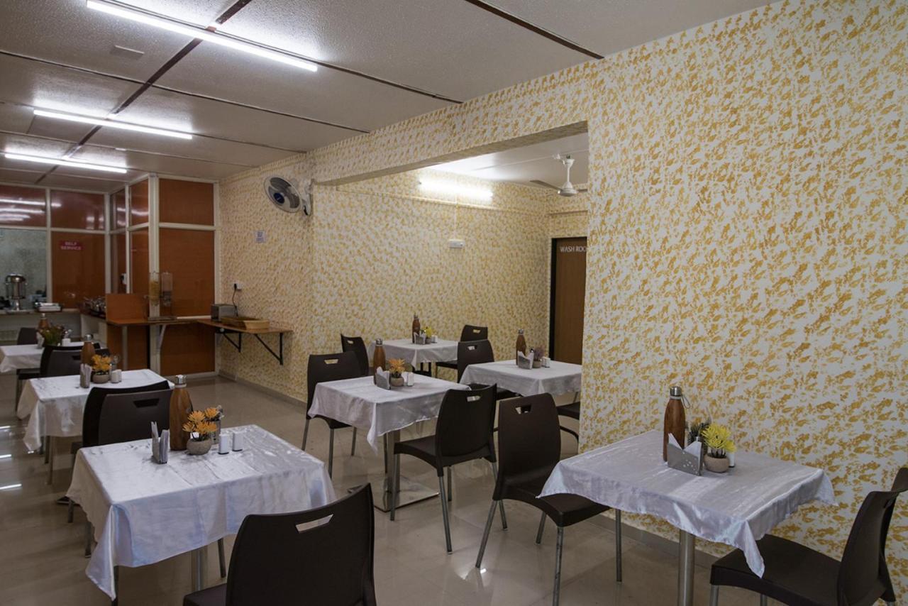Hotel Sheetal Plaza Surat Exterior photo